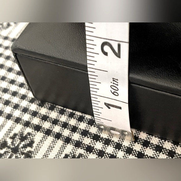 Simple Men’s Black Dresser Valet Lidded 3 Compartments Watch Keys Wallet Phone - Picture 6 of 6